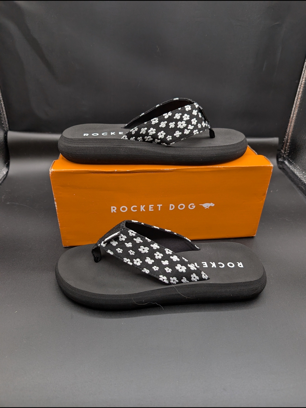 Rocket Dog Women’s Black Flip Flops with White Patterned Straps NWOT